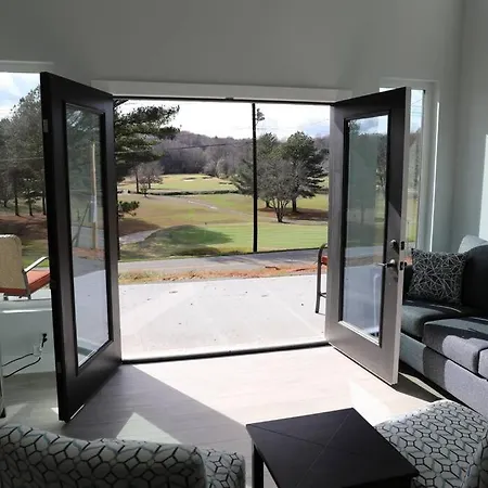 Golf Views Mount Airy Villa Exterior photo