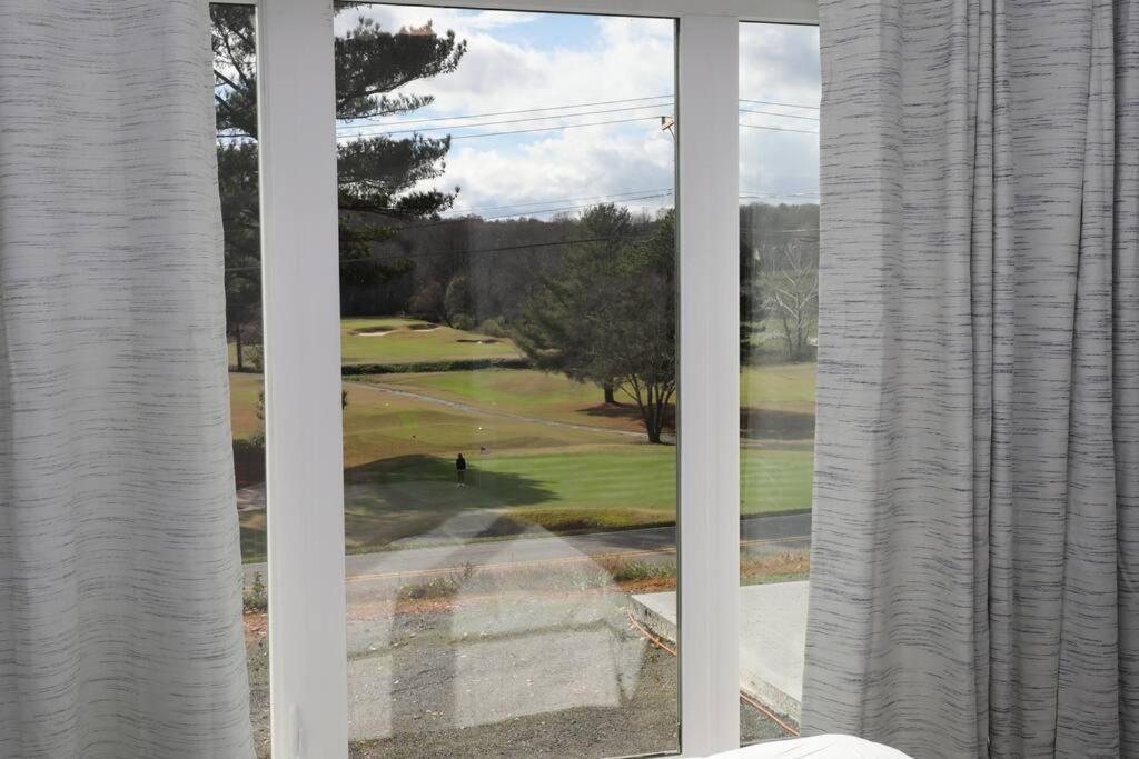 Golf Views *